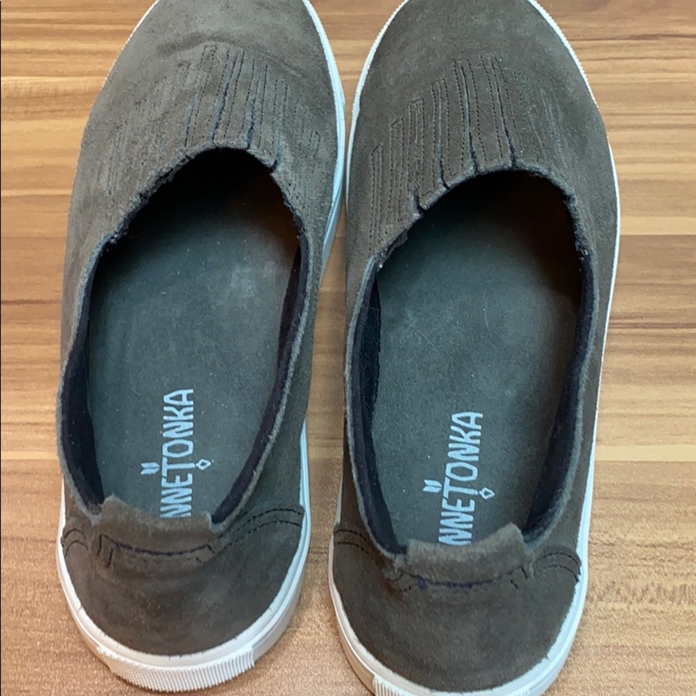 Minnetonka Gabi Suede Fringe Slip-On - Picture 7 of 10